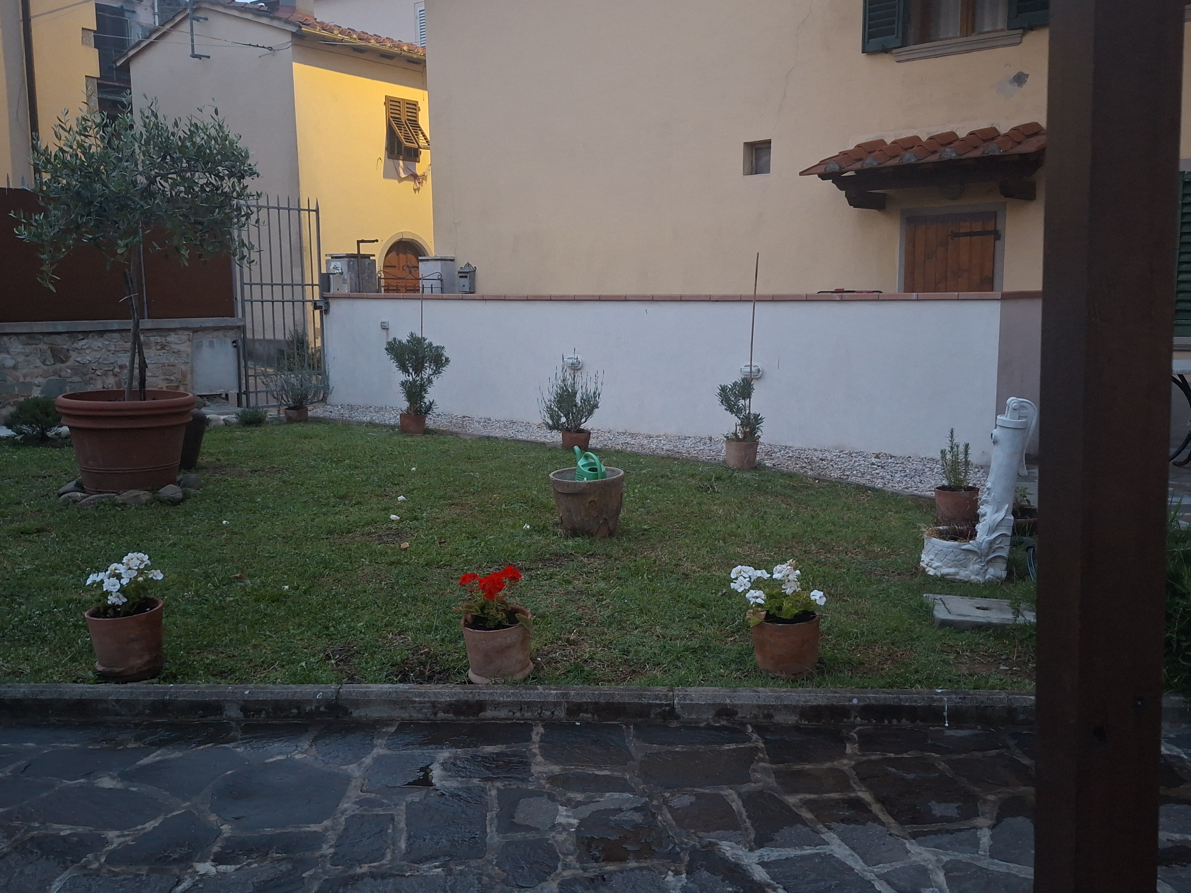 Casa toscana con ingresso accogliente